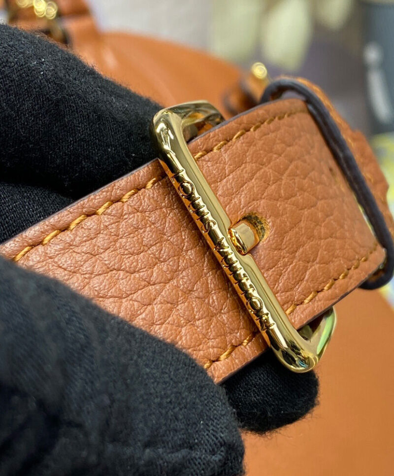 Louis Vuitton Lock It MM M22914 M22925